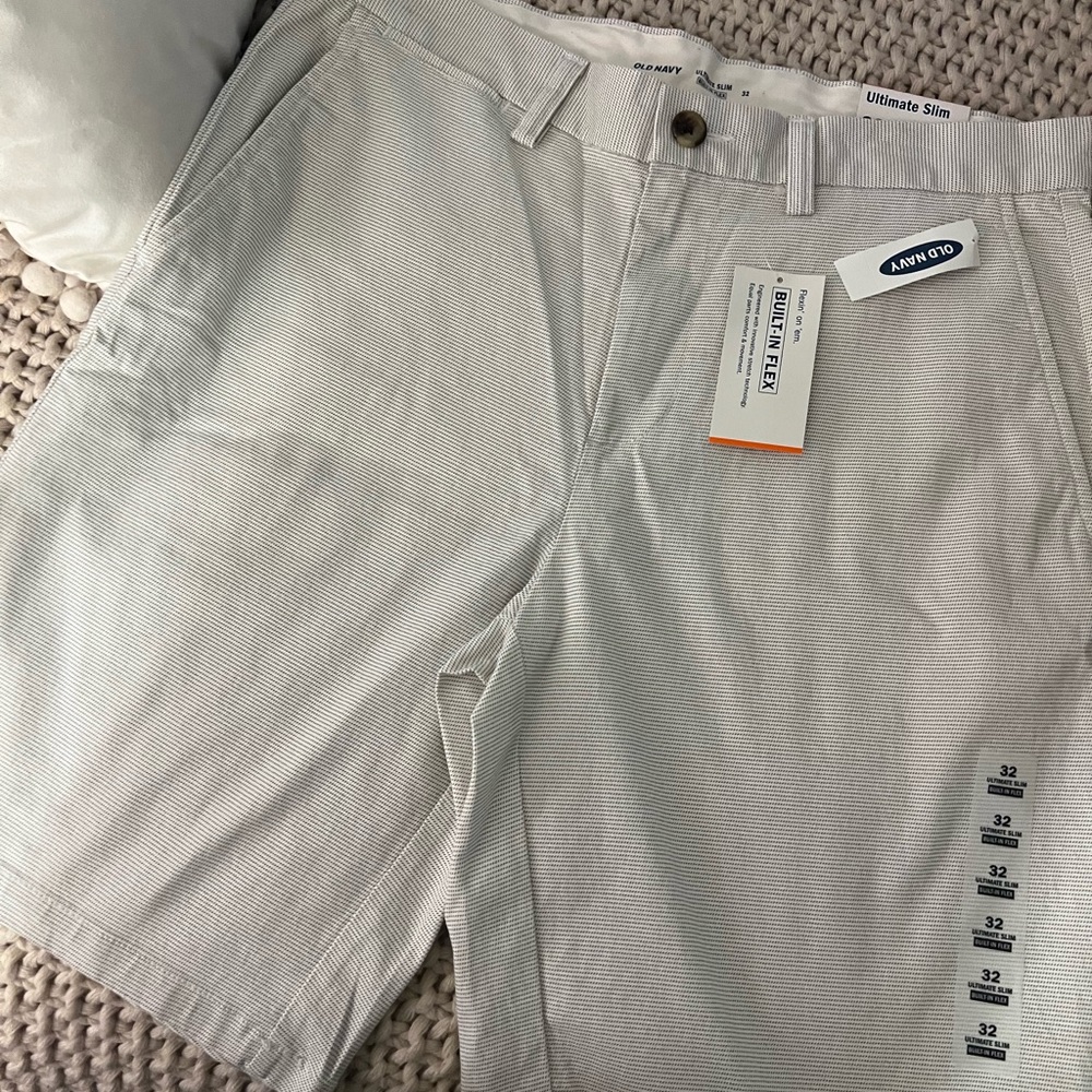 Old Navy Ultimate slim shorts